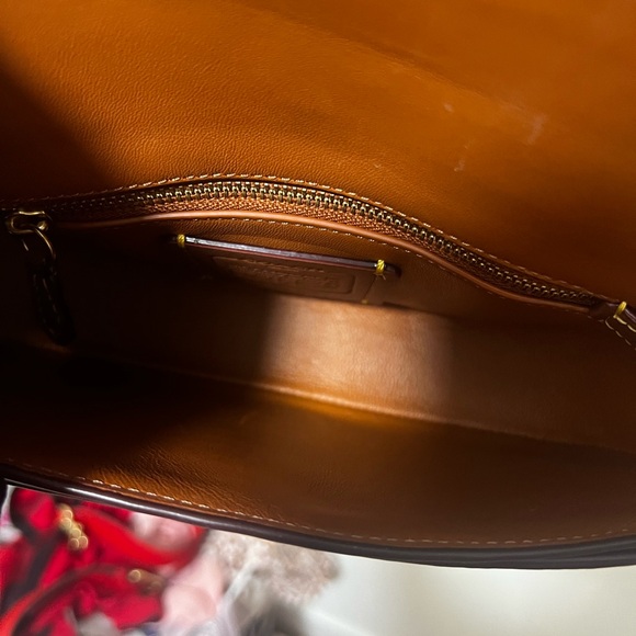 Coach Harley 23 Red Leather Shoulder Bag - Picture 4 of 9